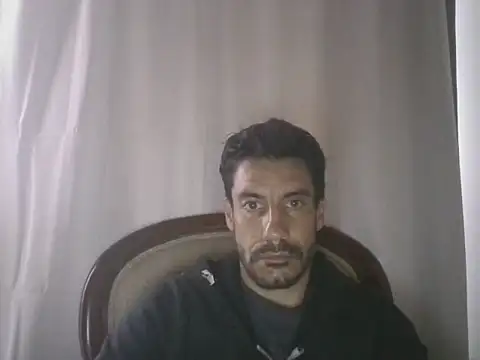 Snapshot of elkike1980 chatting on 05/12/26, 04:37 elkike1980 online show from 05/12/26, 04:37