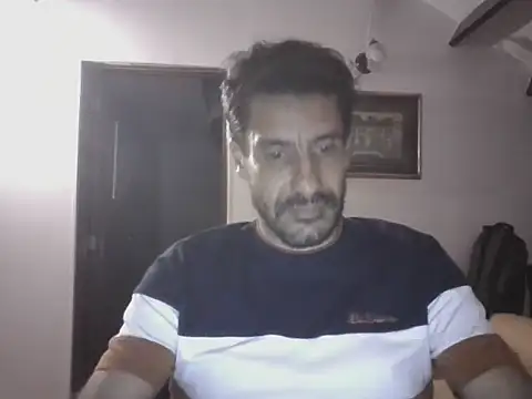 Snapshot of elkike1980 chatting on 05/16/26, 12:40 elkike1980 online show from 05/16/26, 12:40