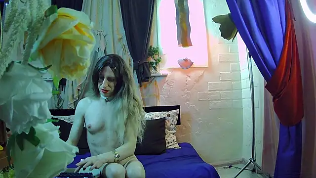 Mary Loon online show from 02/13/25, 06:41