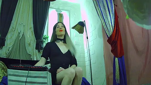 Mary Loon online show from 11/23/25, 07:35