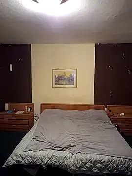 Marecki5231 online show from 12/18/25, 06:03