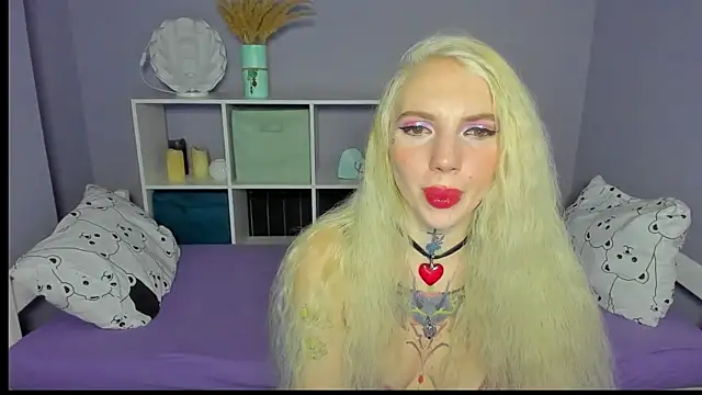 Snapshot of AnneTenet chatting on 02/14/25, 07:17 AnneTenet online show from 02/14/25, 07:17