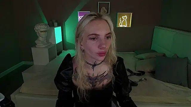 Snapshot of AnneTenet chatting on 03/16/25, 06:09 AnneTenet online show from 03/16/25, 06:09