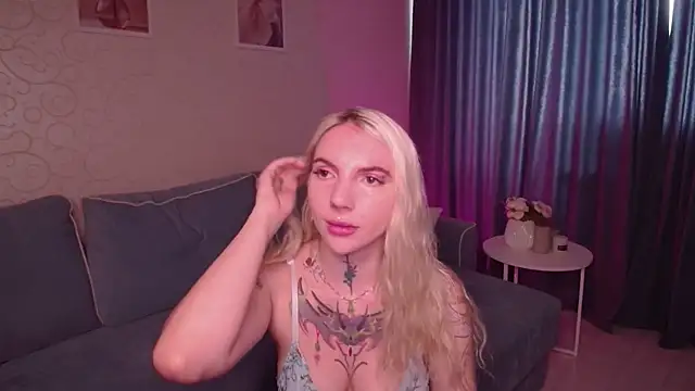 Snapshot of AnneTenet chatting on 09/13/25, 09:20 AnneTenet online show from 09/13/25, 09:20