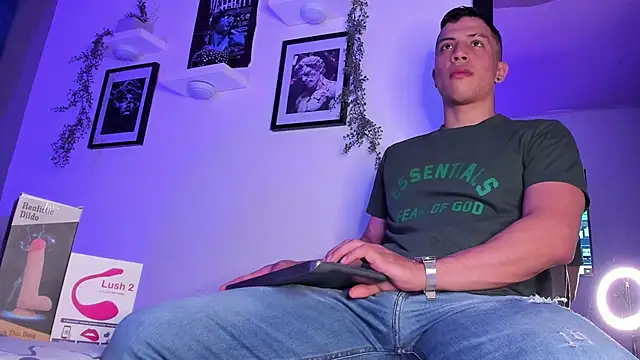 Snapshot of ThomsEvery_ chatting on 01/29/25, 01:05 ThomsEvery  online show from 01/29/25, 01:05