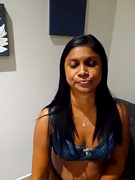 Snapshot of Sensual_indian7 chatting on 03/15/25, 10:11 Sensual indian7 online show from 03/15/25, 10:11