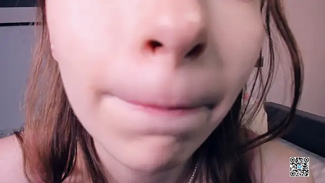 PollyBeev online show from 09/12/25, 07:30