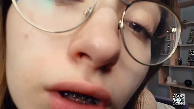 PollyBeev online show from 09/30/25, 07:35