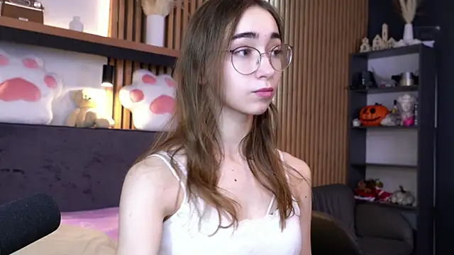 PollyBeev online show from 11/07/25, 07:30