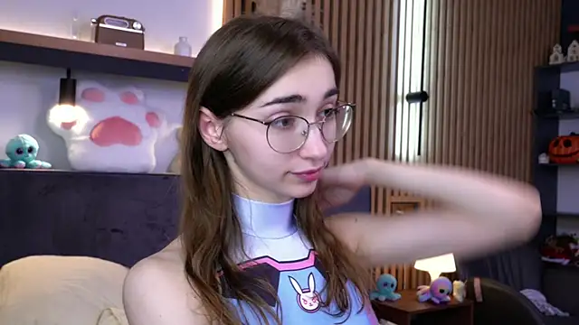 PollyBeev online show from 11/13/25, 07:29