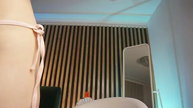 MiaMews online show from 02/18/25, 07:19