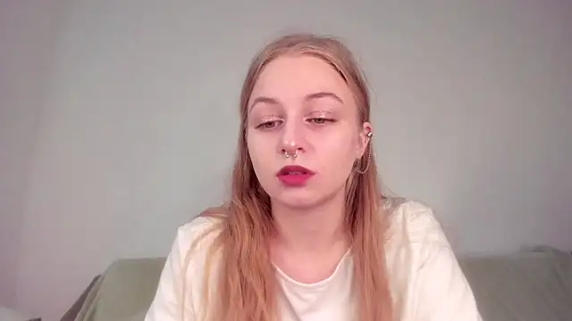 MiaMews online show from 03/19/26, 04:00