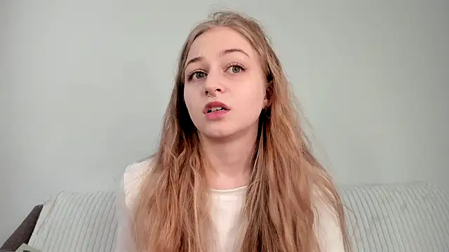 MiaMews online show from 04/22/26, 06:49