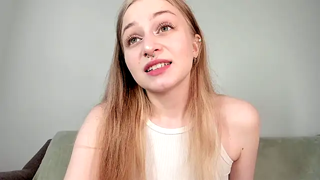 MiaMews online show from 05/04/26, 07:37