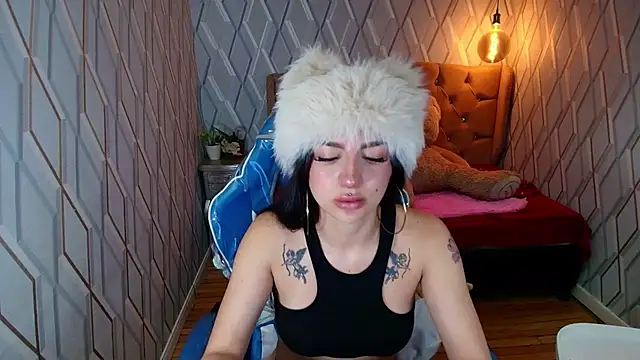 Snapshot of Angelchristix chatting on 06/04/26, 02:01 Angelchristix online show from 06/04/26, 02:01