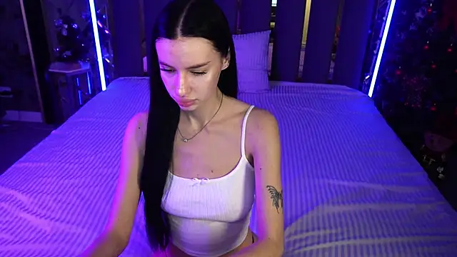 Snow WhiteeeX online show from 12/14/25, 06:41