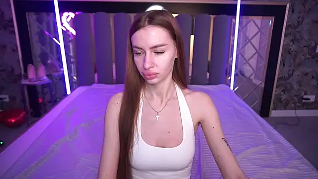 Snow WhiteeeX online show from 04/18/26, 05:33