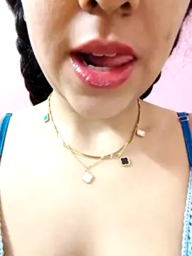 Snapshot of Ghazal_Arab21 chatting on 02/01/25, 01:34 Ghazal Arab21 online show from 02/01/25, 01:34