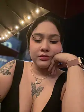 AHRI LEE online show from 02/23/25, 07:55