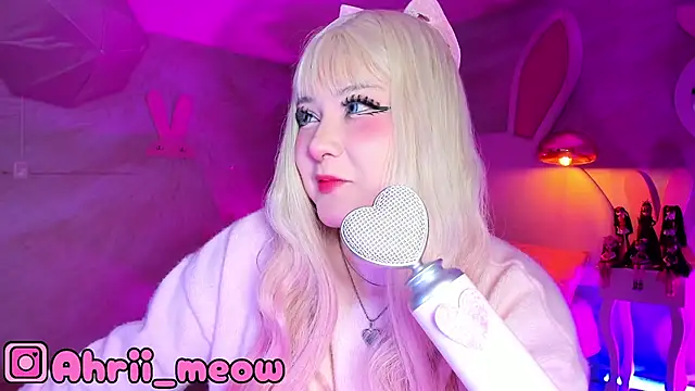 AHRI LEE online show from 09/17/25, 04:14