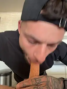 hottwoboys online show from 04/14/26, 10:43