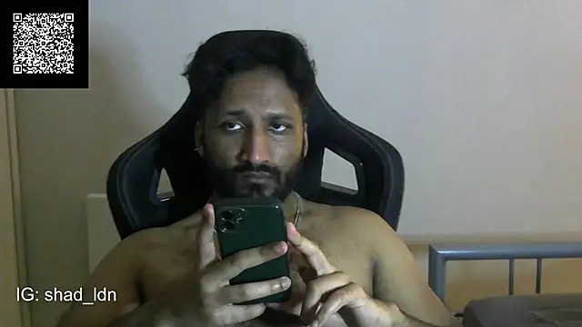 Snapshot of shadthebiguy chatting on 12/25/24, 09:54 shadthebiguy online show from 12/25/24, 09:54