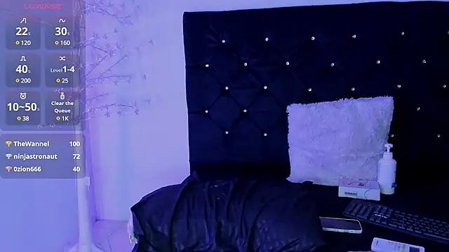 Natasha by online show from 03/18/25, 06:59