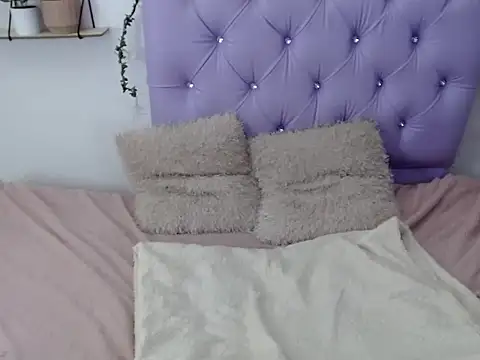 Snapshot of Freyja_01 chatting on 10/07/25, 09:34 Freyja 01 online show from 10/07/25, 09:34