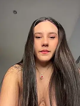 Snapshot of _ISABELLA_HOT_ chatting on 05/02/26, 12:32 ISABELLA HOT online show from 05/02/26, 12:32