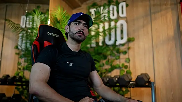 Snapshot of Austin_bolt chatting on 12/11/24, 02:09 Austin bolt online show from 12/11/24, 02:09