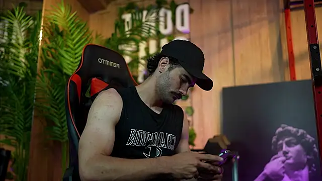 Snapshot of Austin_bolt chatting on 12/12/24, 02:04 Austin bolt online show from 12/12/24, 02:04