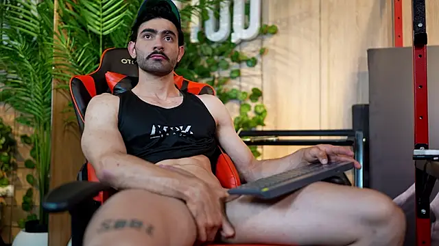 Snapshot of Austin_bolt chatting on 12/14/24, 05:07 Austin bolt online show from 12/14/24, 05:07