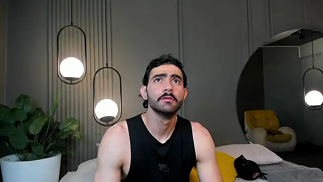 Snapshot of Austin_bolt chatting on 12/17/24, 01:39 Austin bolt online show from 12/17/24, 01:39