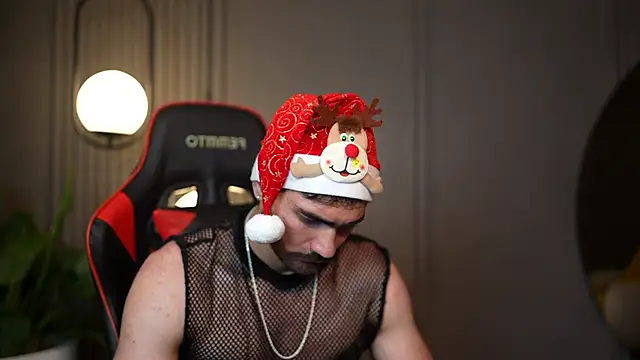 Snapshot of Austin_bolt chatting on 12/19/24, 02:34 Austin bolt online show from 12/19/24, 02:34