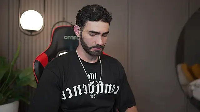 Snapshot of Austin_bolt chatting on 12/25/24, 11:53 Austin bolt online show from 12/25/24, 11:53