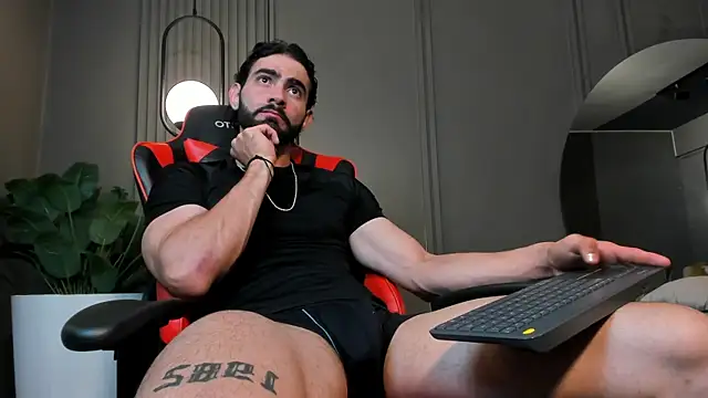 Snapshot of Austin_bolt chatting on 12/28/24, 04:19 Austin bolt online show from 12/28/24, 04:19