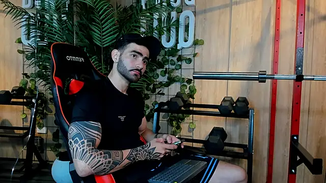 Snapshot of Austin_bolt chatting on 01/14/25, 01:58 Austin bolt online show from 01/14/25, 01:58