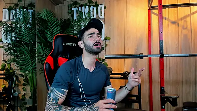 Snapshot of Austin_bolt chatting on 01/16/25, 02:41 Austin bolt online show from 01/16/25, 02:41