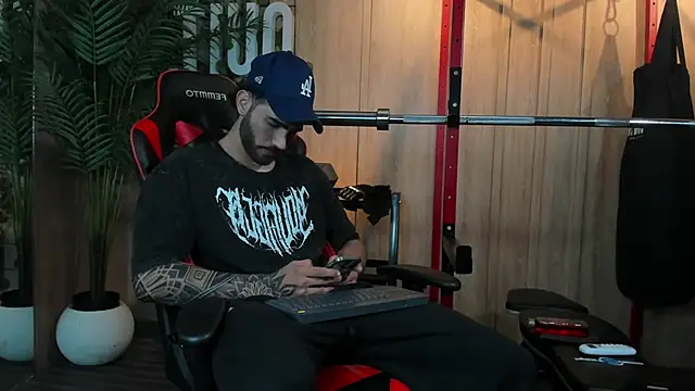 Snapshot of Austin_bolt chatting on 01/18/25, 01:52 Austin bolt online show from 01/18/25, 01:52