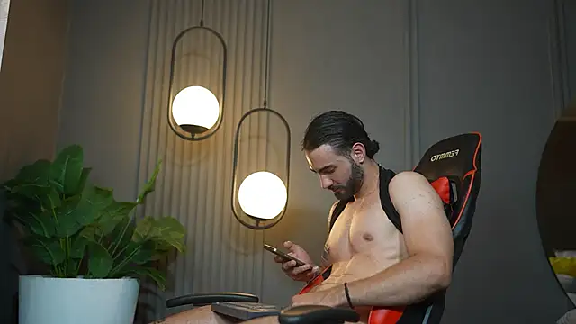 Snapshot of Austin_bolt chatting on 01/19/25, 04:54 Austin bolt online show from 01/19/25, 04:54