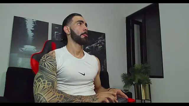 Snapshot of Austin_bolt chatting on 01/30/25, 01:55 Austin bolt online show from 01/30/25, 01:55