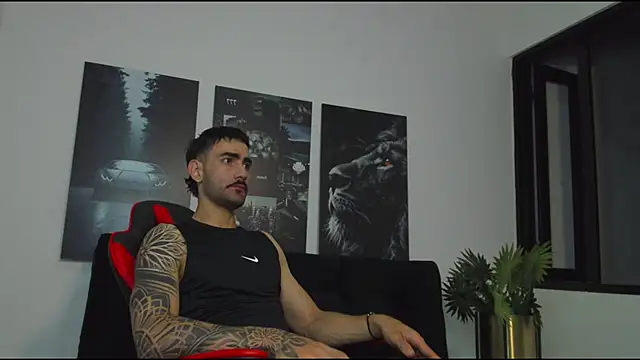 Snapshot of Austin_bolt chatting on 02/13/25, 02:12 Austin bolt online show from 02/13/25, 02:12