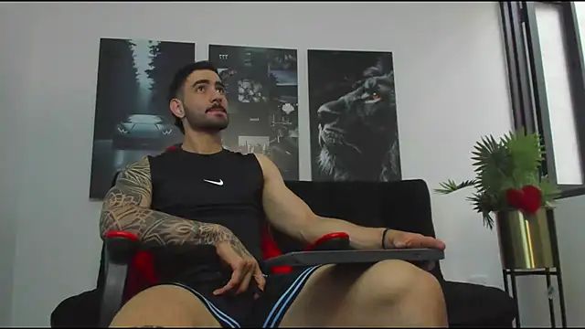 Snapshot of Austin_bolt chatting on 02/16/25, 08:33 Austin bolt online show from 02/16/25, 08:33