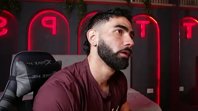 Snapshot of Austin_bolt chatting on 10/20/25, 02:45 Austin bolt online show from 10/20/25, 02:45