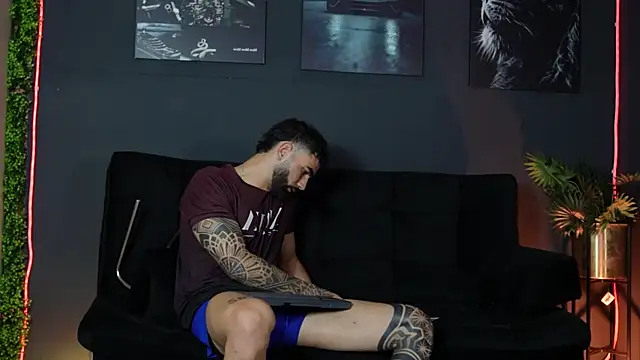 Austin bolt online show from 12/03/25, 02:41