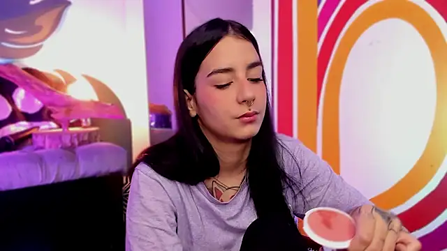 Alice woodville online show from 09/18/25, 03:14