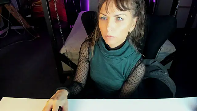 Elizabe th online show from 02/09/25, 09:17