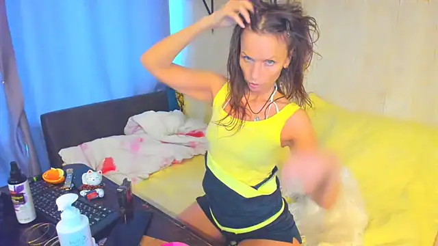 Snapshot of Elizabe_th chatting on 05/16/26, 08:11 Elizabe th online show from 05/16/26, 08:11