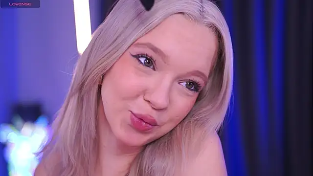  AlinaBailey online show from 04/05/26, 08:00