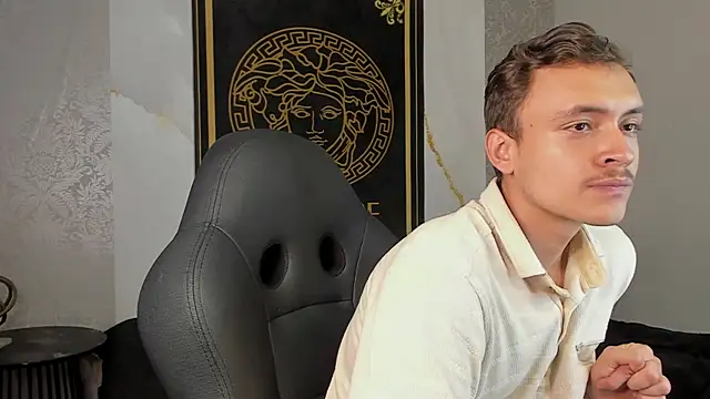 Snapshot of Desmon_Clark chatting on 01/03/25, 10:51 Desmon Clark online show from 01/03/25, 10:51